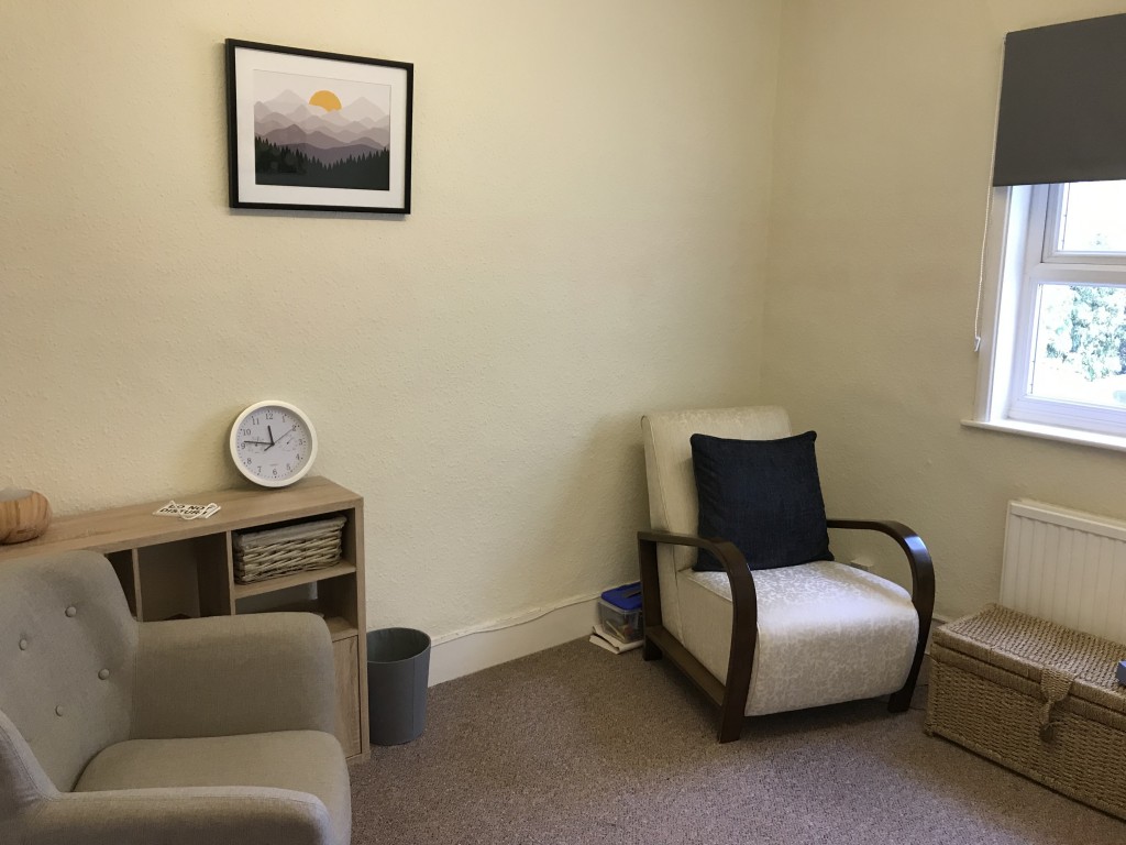 Tongham Road, Farnham, GU10 1PH