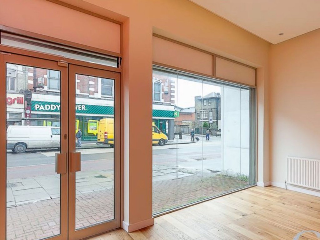Kilburn High Road, Kilburn, NW6 2BS