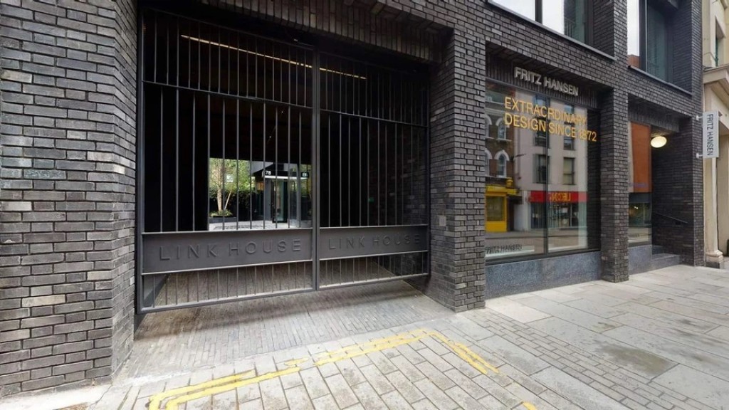 Cowcross Street, Farringdon, EC1M 6EJ