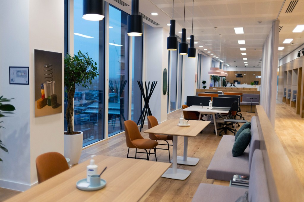 Cabot Square, Canary Wharf, E14 4QZ