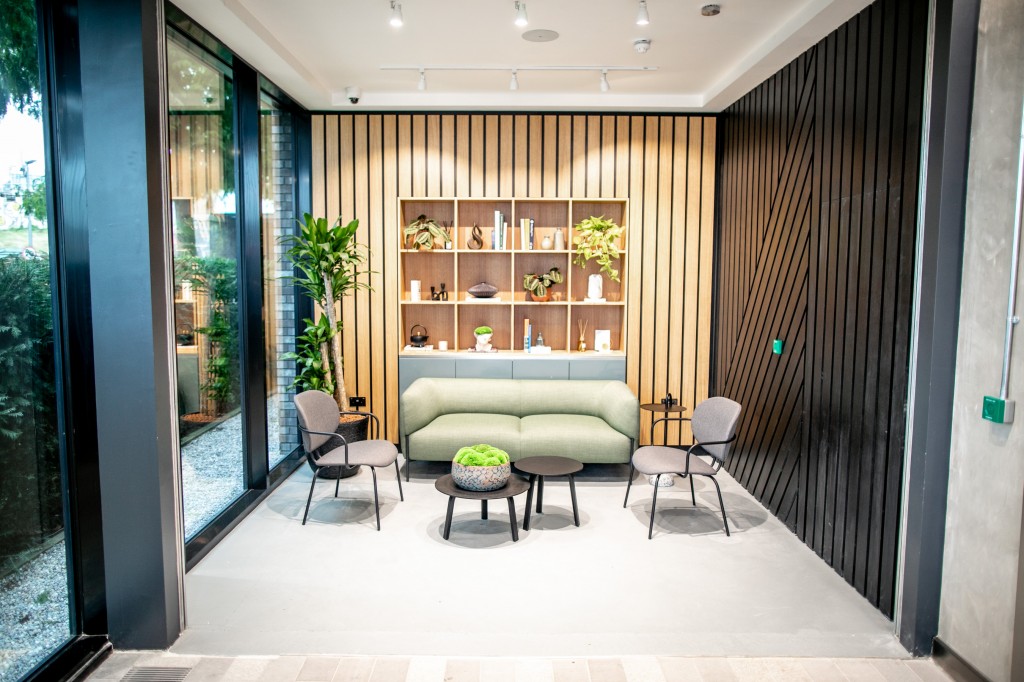 Bollo Lane, Chiswick, W4 5LX