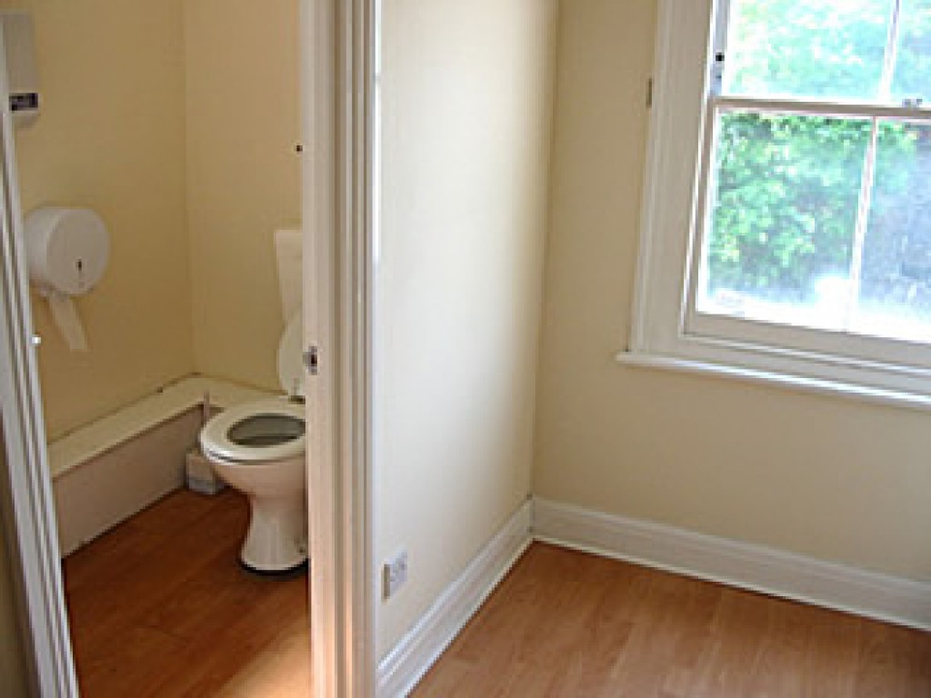 Crouch End Hill, Hornsey, N8 8AA