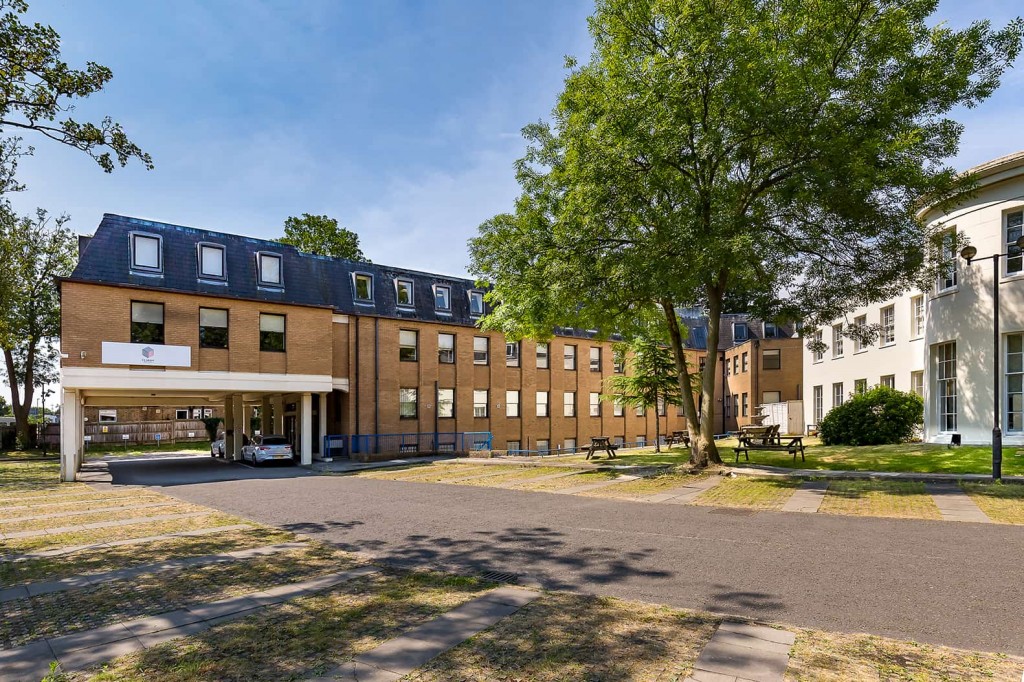 Central Road, Morden, SM4 5PQ