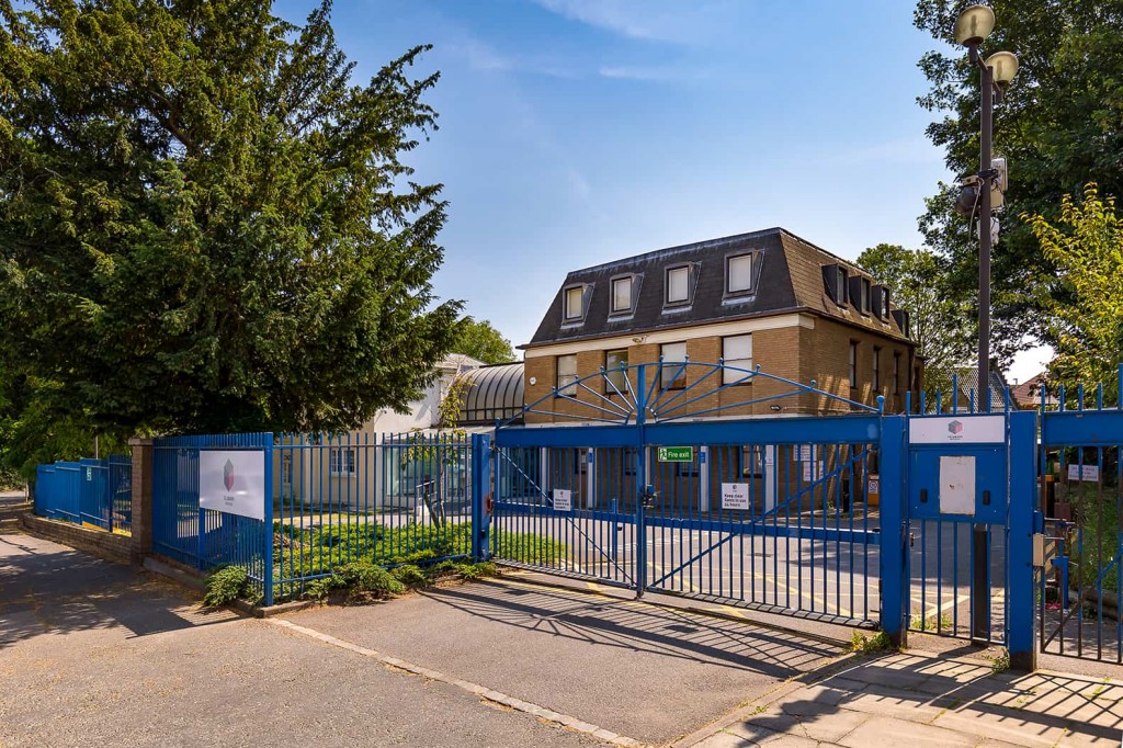 Central Road, Morden, SM4 5PQ