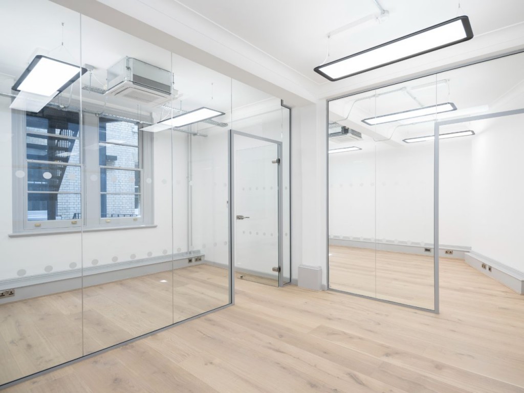 Lloyds Avenue, Aldgate, EC3N 3AX