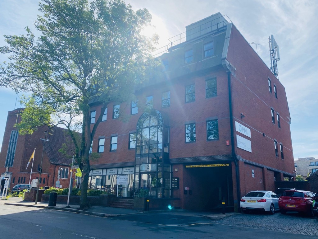 Athenaeum Road, Whetstone, N20 9AE