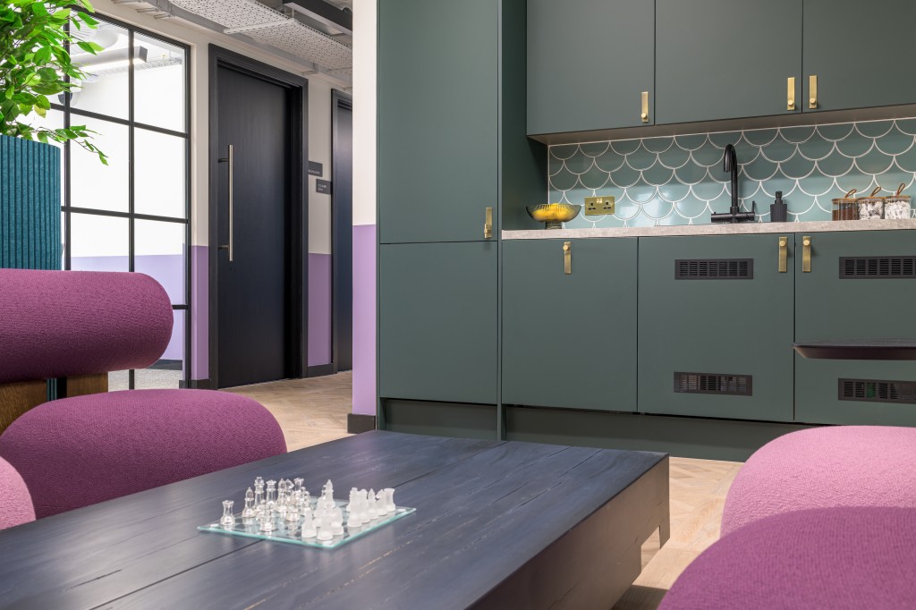 Bishopsgate, Liverpool Street, London, EC2M 4QD