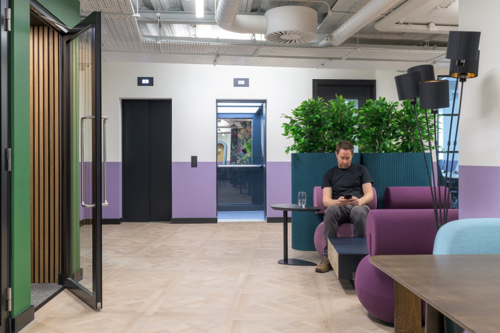 Bishopsgate, Liverpool Street, London, EC2M 4QD