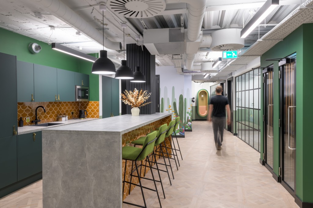 Bishopsgate, Liverpool Street, London, EC2M 4QD