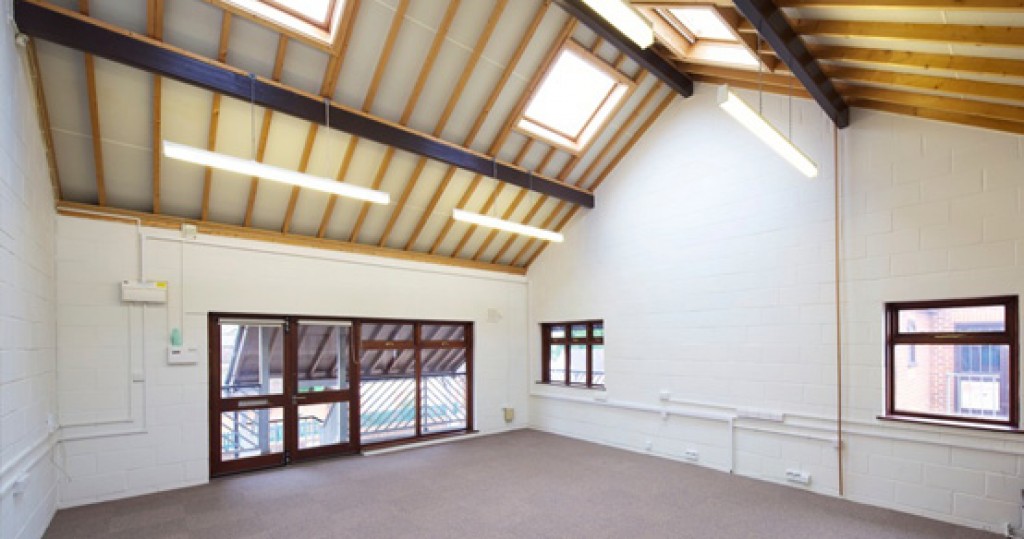 Brighton Road, Horsham, RH13 5BB