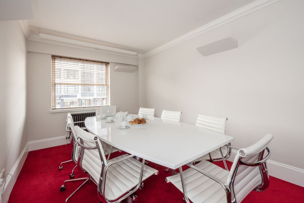 Lavender Hill, Clapham, SW11 5TG