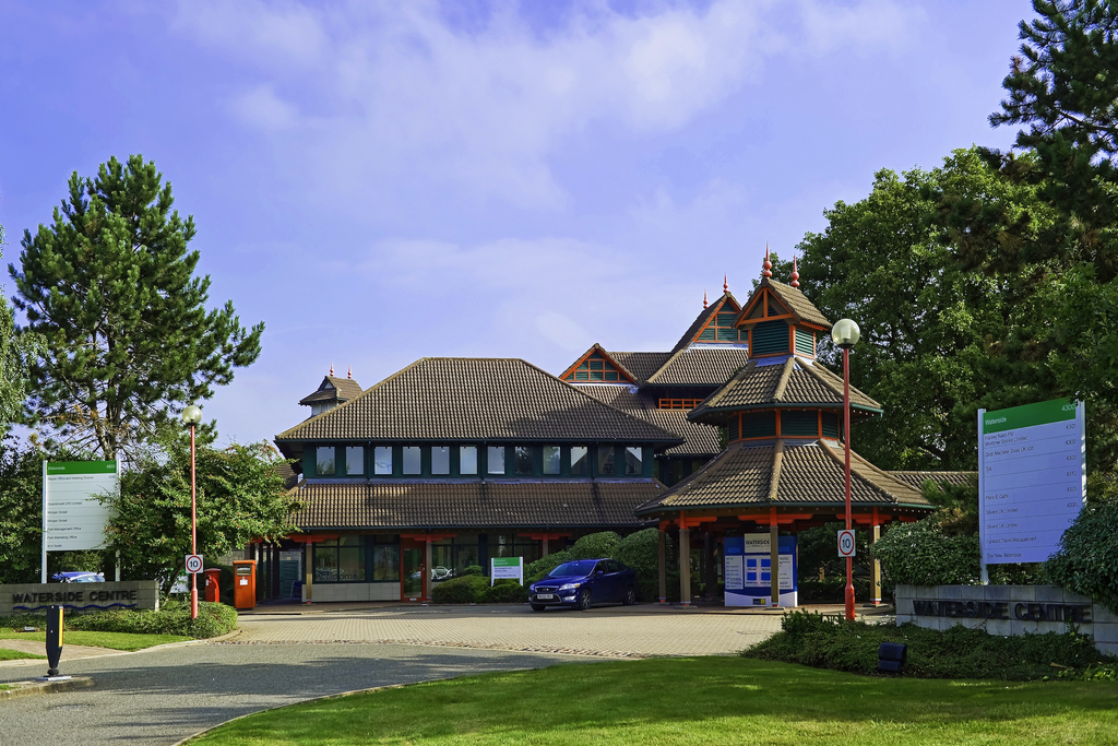 Solihull Parkway, Birmingham, B37 7YN