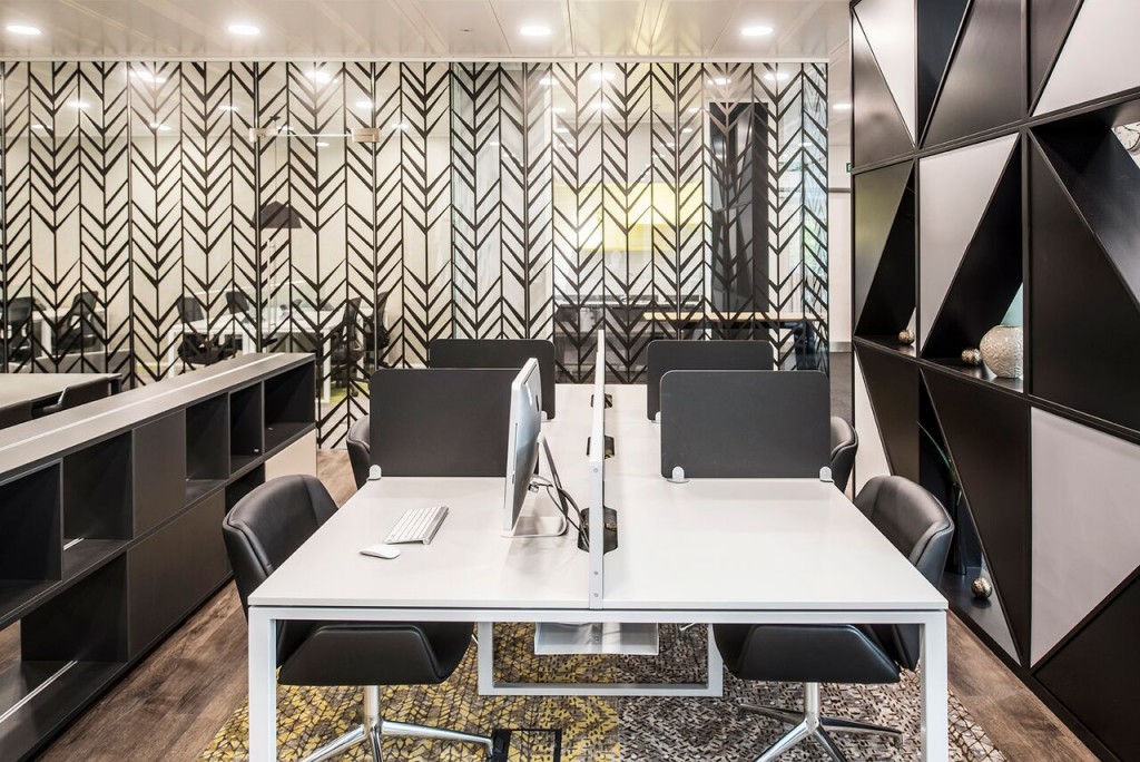 Chiswick High Road, Chiswick Park, W4 5YA