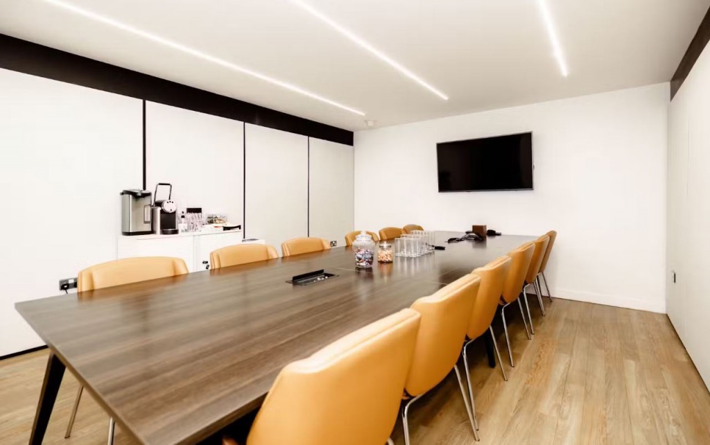 32 Threadneedle Street, Bank, London, EC2R 8AY