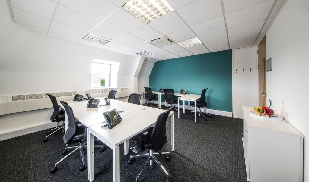 Worthing Road, Horsham, RH12 1TL