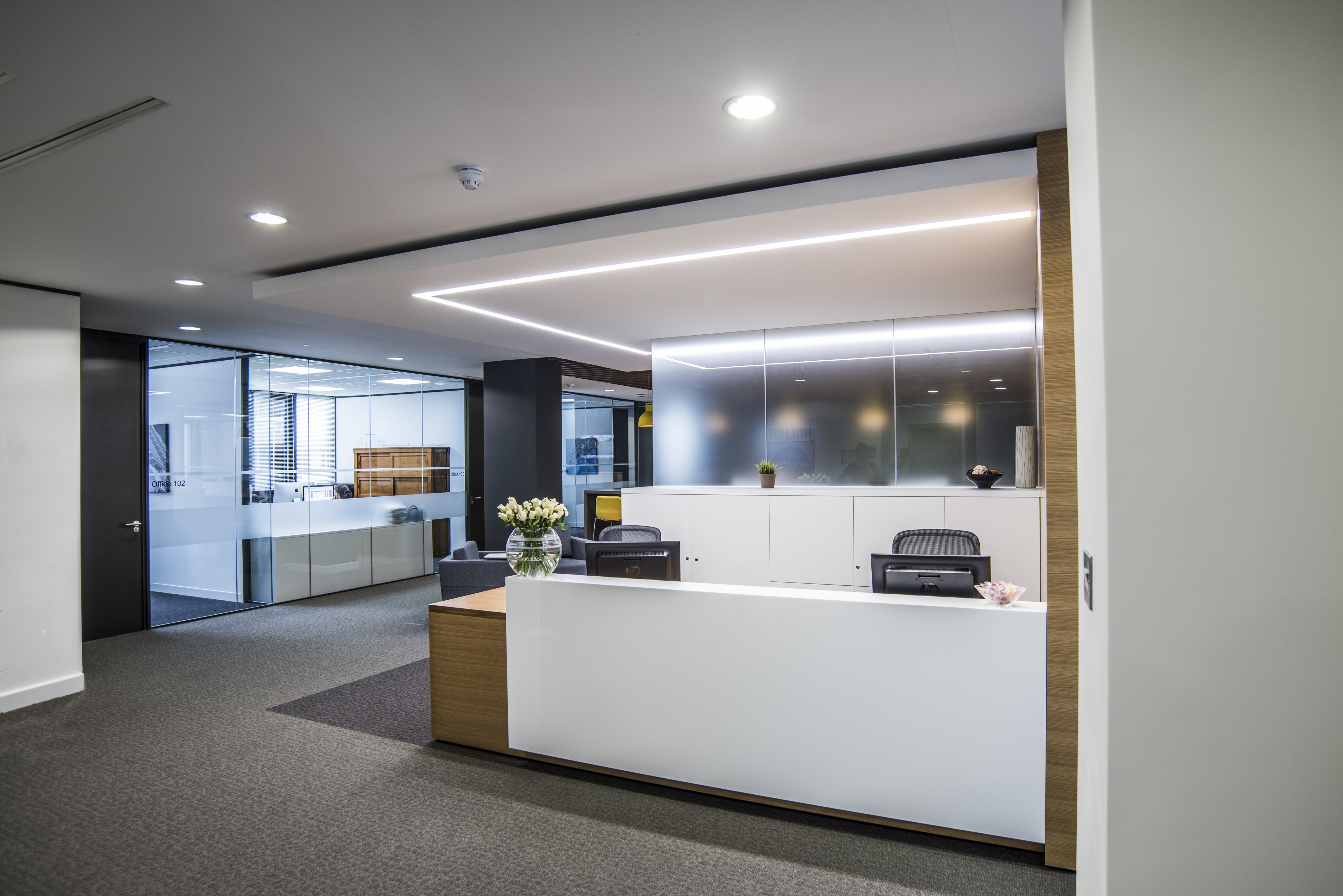 High Street Kensington, Kensington, W8 6SN