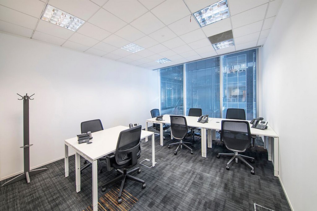 Bath Road, Slough, SL1 4DX