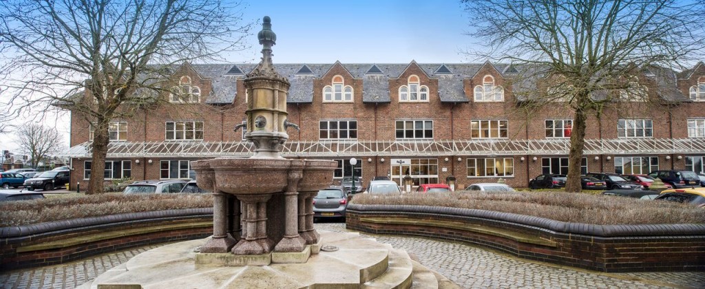 Victoria Square, St Albans, AL1 3TF