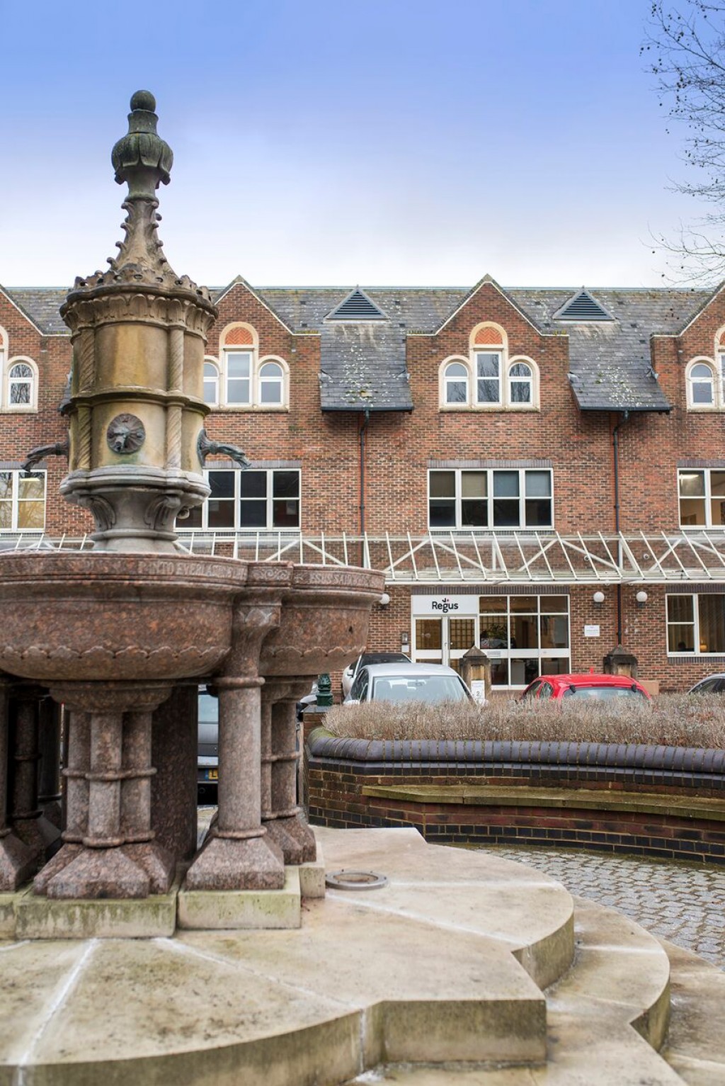 Victoria Square, St Albans, AL1 3TF