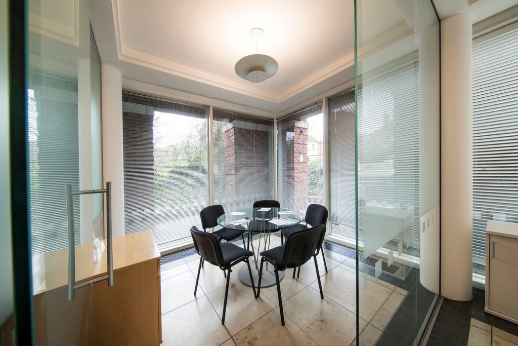 Farnham Road, Guildford, GU2 4RG