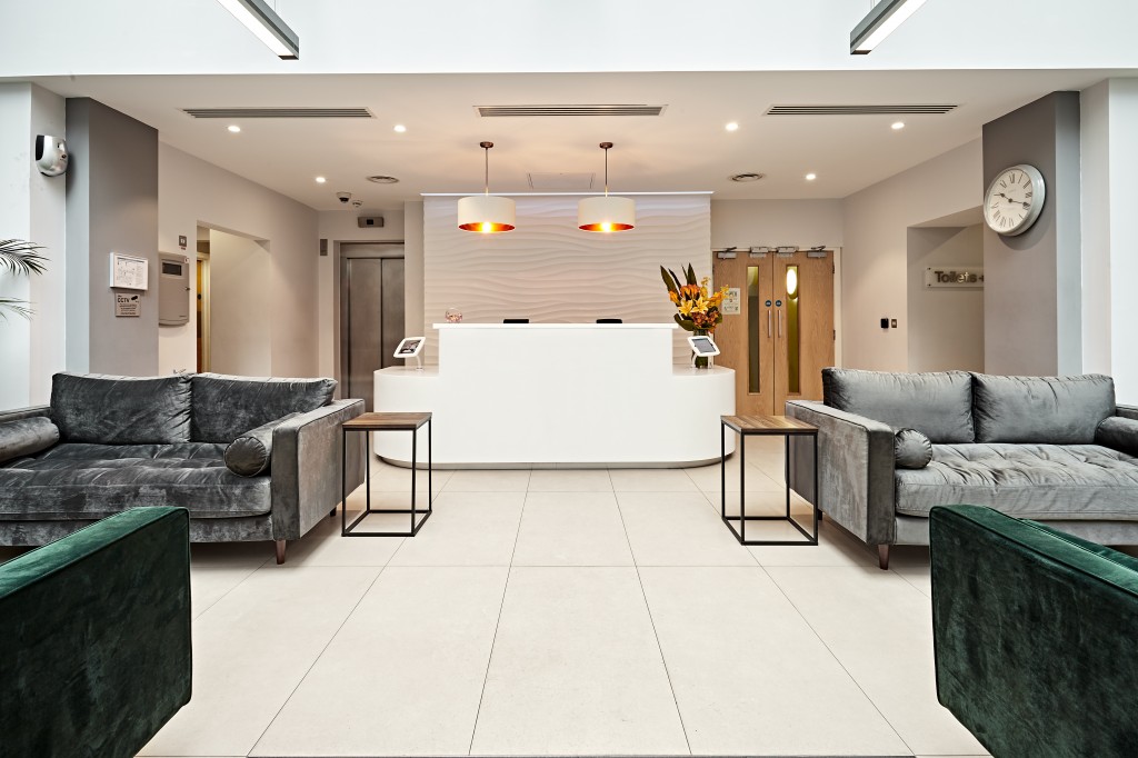 Victoria Avenue, Liverpool Street, EC2M 4QP