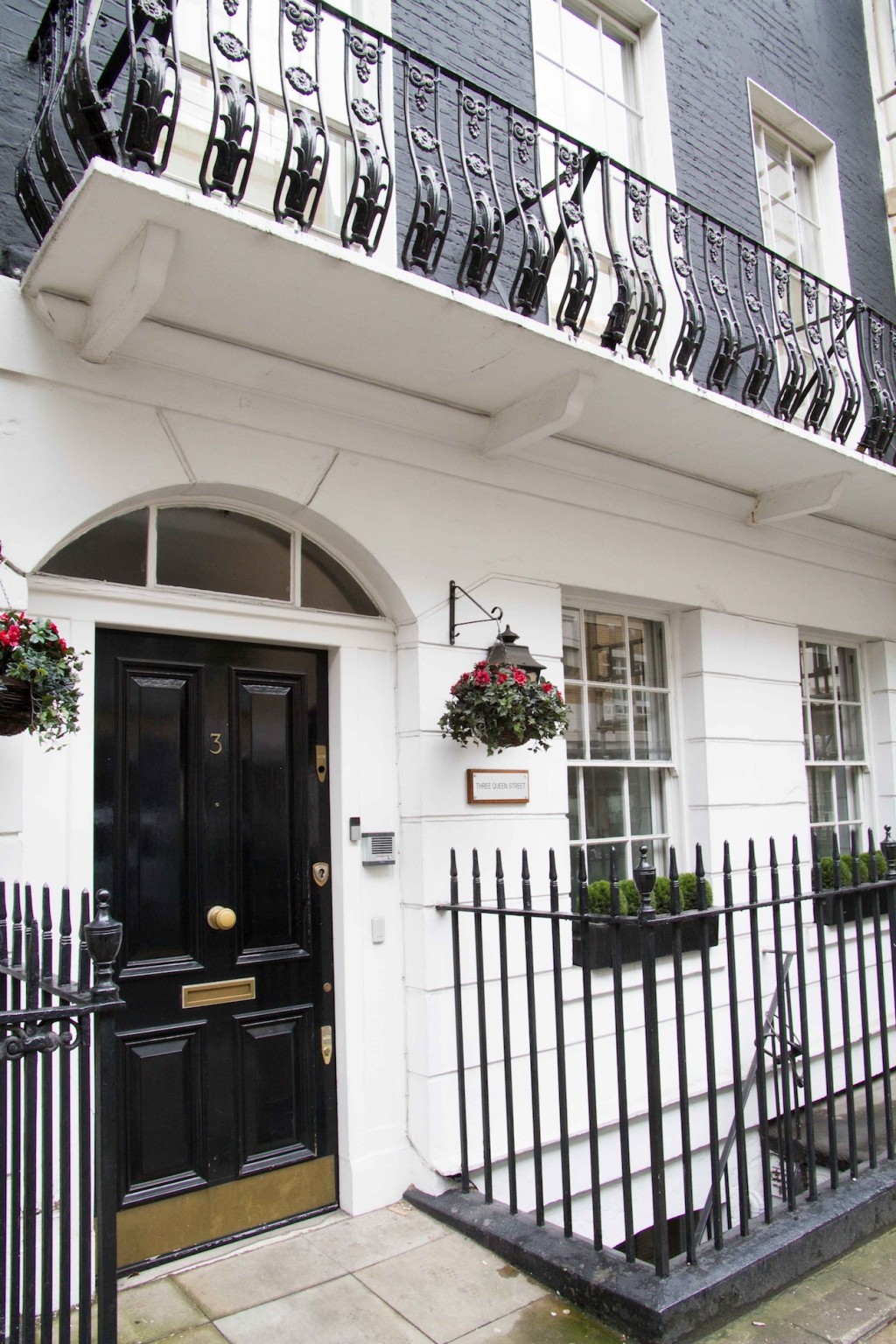 Queen Street, Mayfair, W1J 5PA