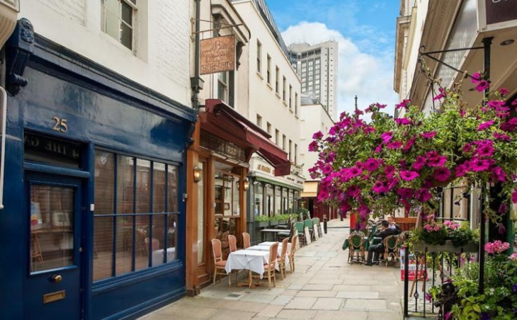 Queen Street, Mayfair, W1J 5PA