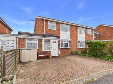 Hughes Close, Harvington, Evesham