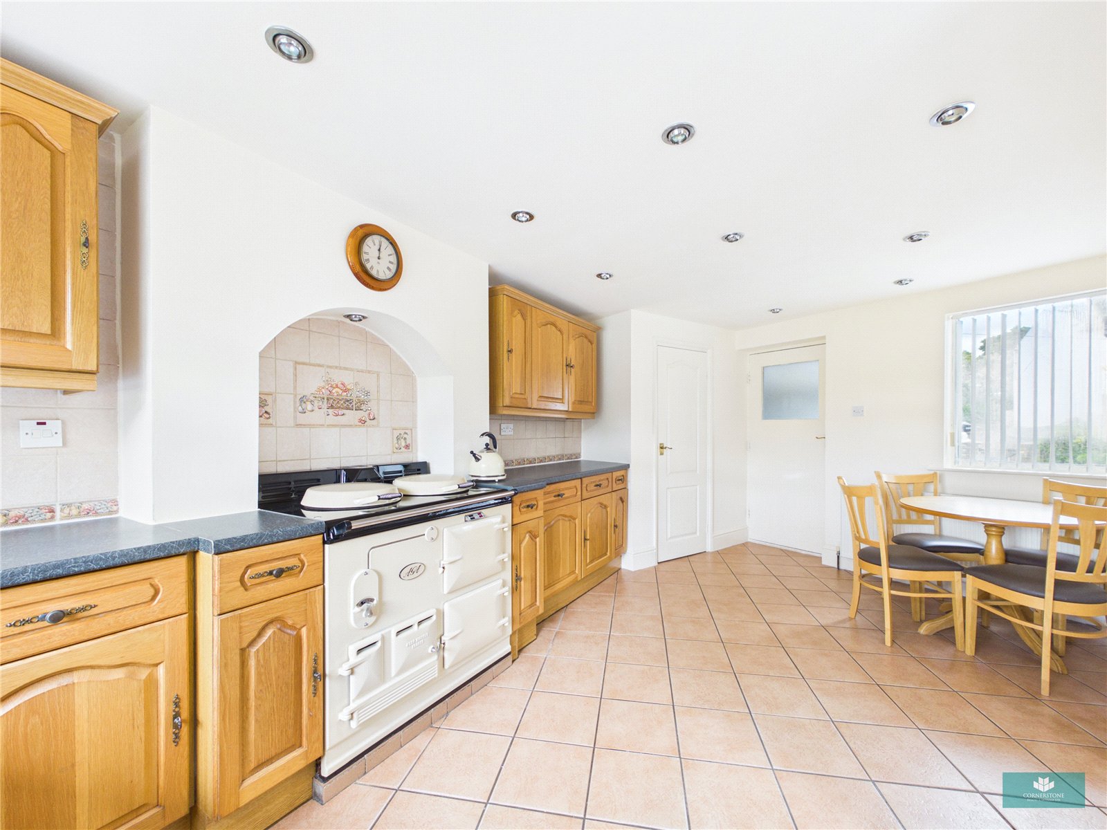 High Crompton, Shaw