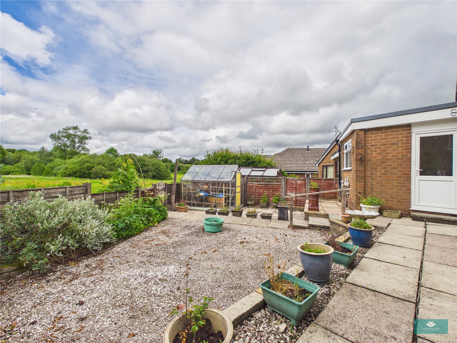 High Crompton, Shaw