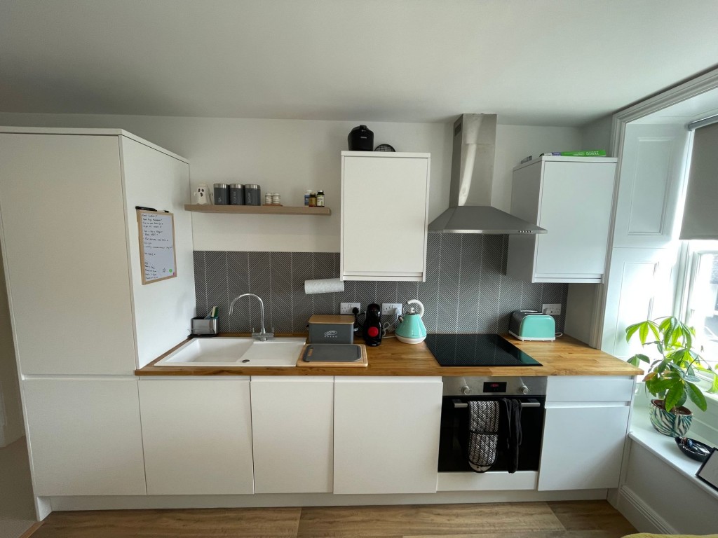 Bank Place, Falmouth, TR11 4AT