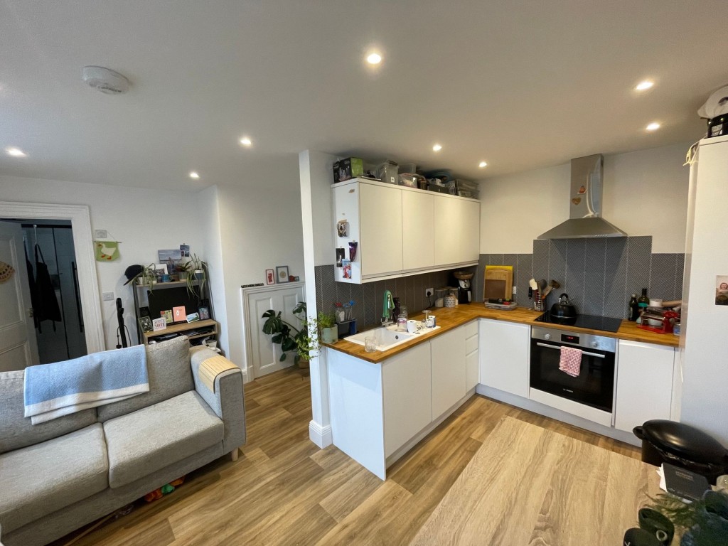 3 Bank Place, Falmouth, TR11