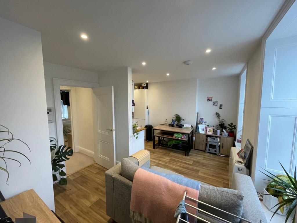 3 Bank Place, Falmouth, TR11