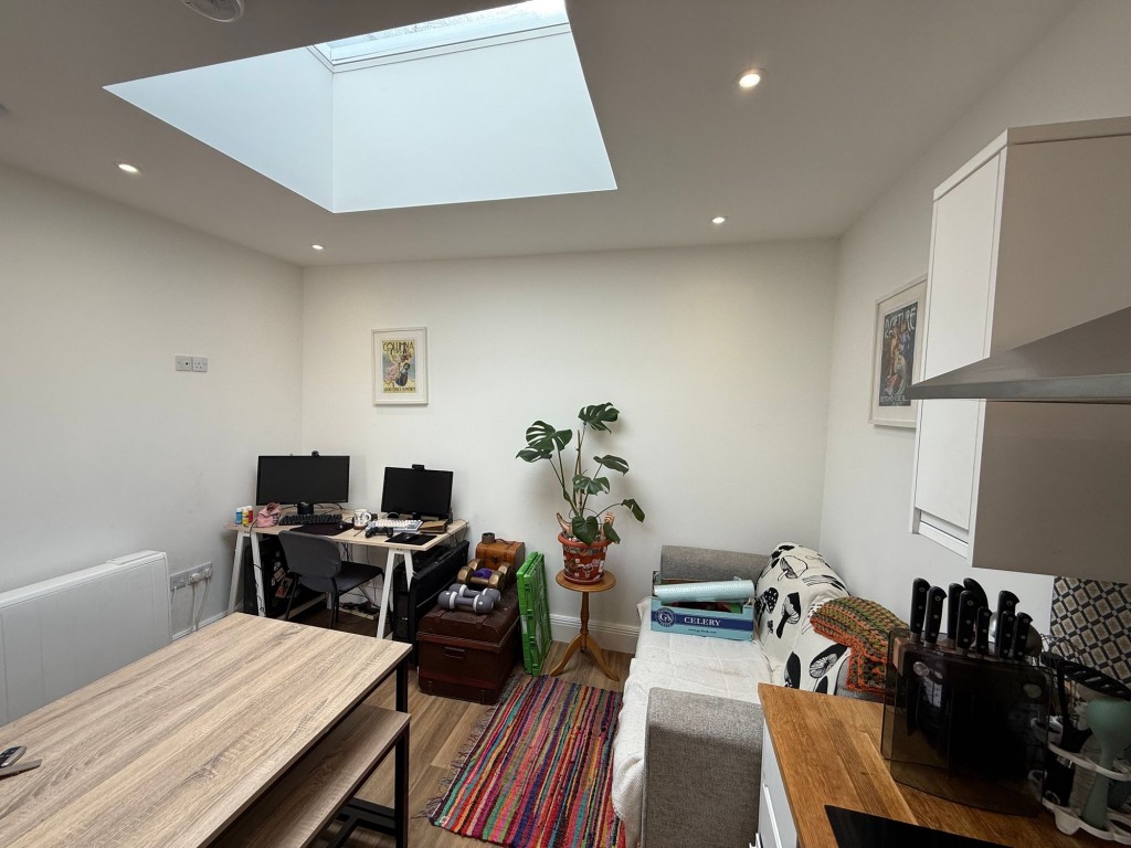 3 Bank Place, Falmouth, TR11