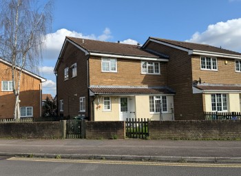 Longs Drive, Yate, BS37