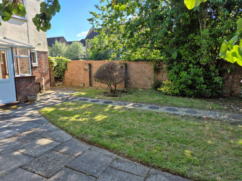 Lancaster Road, Yate, BS37