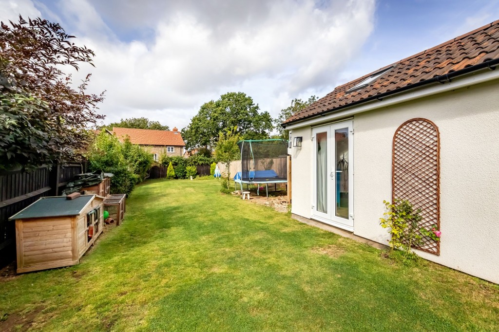 North Road, Yate, BS37