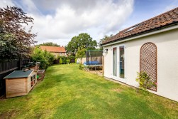 North Road, Yate, BS37