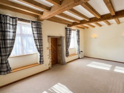 Petty France, Badminton, GL9