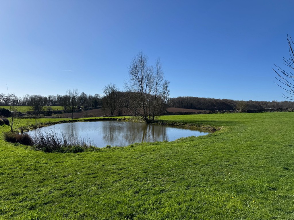 Petty France, Badminton, GL9