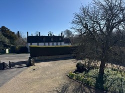 Petty France, Badminton, GL9