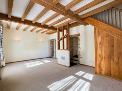 Petty France, Badminton, GL9