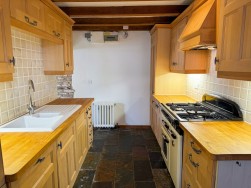 Petty France, Badminton, GL9