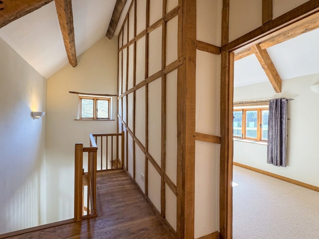 Petty France, Badminton, GL9