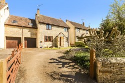Marshfield Road, Tormarton, GL9
