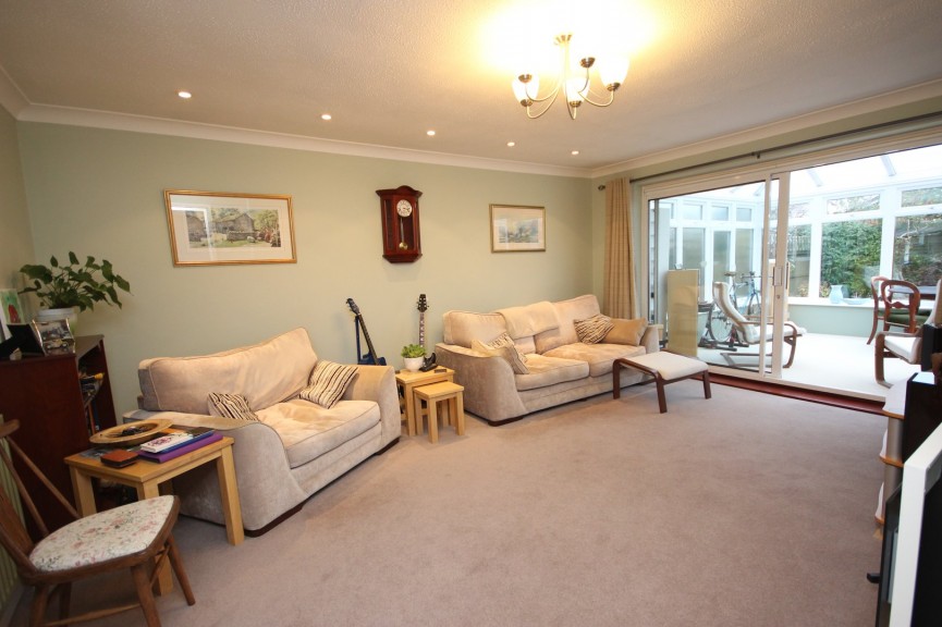 2 bedroom Bungalow for Sale Wilstead, Bedfordshire