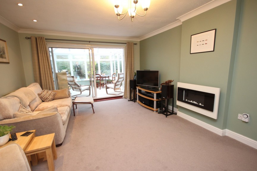 2 bedroom Bungalow for Sale Wilstead, Bedfordshire
