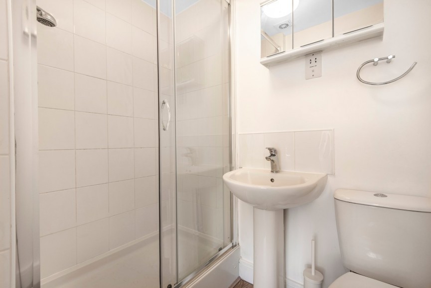 2 bedroom Flat for Letting Nightingale Road, Hitchin, Hertfordshire