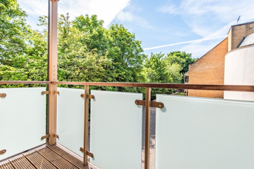 2 bedroom Flat for Letting Nightingale Road, Hitchin, Hertfordshire