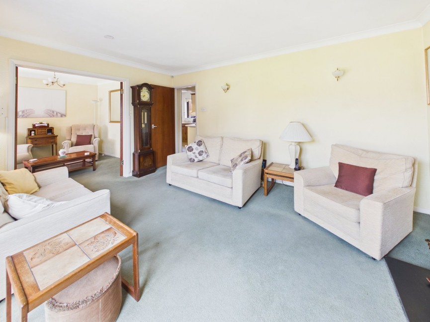 4 bedroom House for Sale Mountbatten Drive, Biggleswade, Bedfordshire